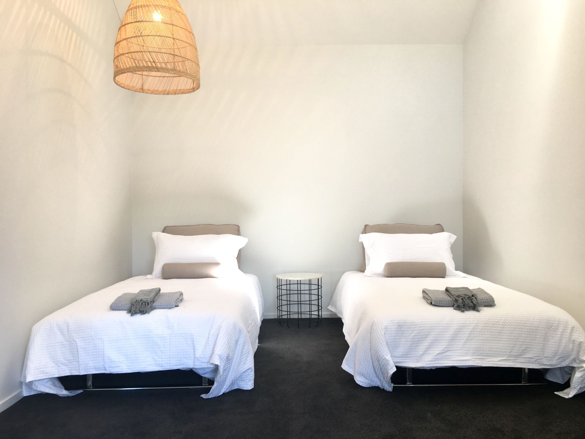 Number 1 - Chic Inner City Rooms クライストチャーチ エクステリア 写真
